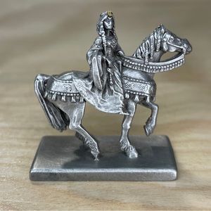 Vintage 1993 Ral Partha Pewter Mounted Medieval Lady with Gold Crown RF3015